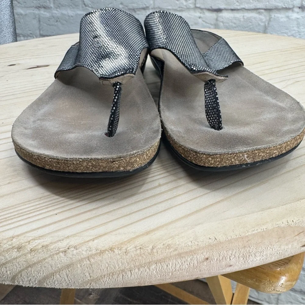 Mephisto Agacia T-Strap Flip-Flop Sandal Pewter Silver Metallic Leather EU 41